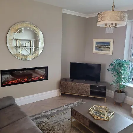 Apartment; 3 Bedroom Penthouse 187 Boireann Bheag Roscam Galway Appartement *