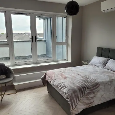 Апартаменты Apartment; 3 Bedroom Penthouse 187 Boireann Bheag Roscam Galway